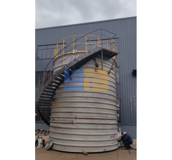 Customization of stainless steel storage tanks